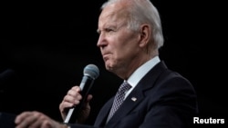 2022年10月6日，美国总统拜登在美国纽约州波基普西参观IBM公司后发表讲话.