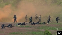 2022年8月12日美国和印尼在苏门答腊岛和加里曼丹岛举行代号“超级加鲁达盾牌”，也称“超级神鹰之盾”（Super Garuda Shield）的年度联合军事演习