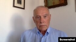 Novinar iz Budimpešte Gabor Bodiš tokom intervjua za Glas Amerike, 10. avgust 2022.