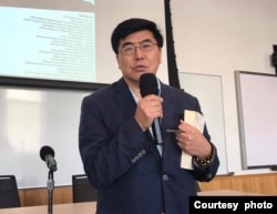 美国纽约城市大学政治学教授夏明