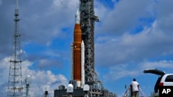 Arhiva - Raketa NASA-e za let na Mesec