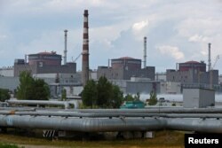 Pembangkit Listrik Tenaga Nuklir Zaporizhzhia di tengah konflik Ukraina-Rusia di luar kota Enerhodar yang dikuasai Rusia, 4 Agustus 2022.
