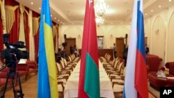 Sala u kojoj ukrajinska i ruska strana pregovaraju na teritoriji Belorusije (Foto: Sergei Kholodilin/BelTA via AP)