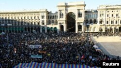 Antiratni protest u Milanu, u Italiji, 26. februara 2022.