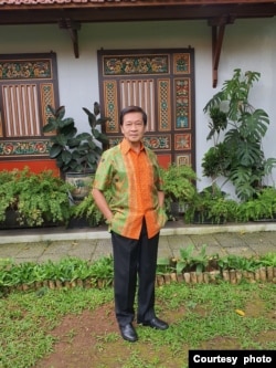 Hartono Sumarsono, ahli dan kolektor batik (foto: courtesy).