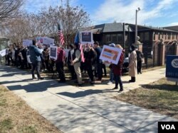 维吾尔人聚集华盛顿，要求美国政府给予他们政治庇护