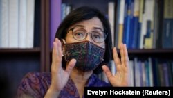 Menteri Keuangan Sri Mulyani Indrawati di Bank Dunia di Washington, AS, 22 April 2022. (Foto: REUTERS/Evelyn Hockstein)