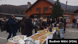 Obeležavanje slave Sveti Nikola na barikadi na severu Kosova