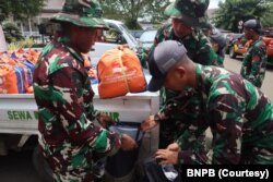 Bupati Cianjur akan memegang kendali penuh penanganan gempa di Kabupaten Cianjur, Jawa Barat termasuk pencarian dan pertolongan korban, penanganan pengungsi, evakuasi termasuk pembangunan rumah-rumah yang rusak. (Foto: Cpurtesy/BNPB)
