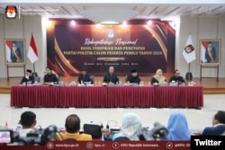 Rapat Rekapitulasi Nasional hasil verifikasi dan Penetapan Parpol Pemilu Thn 2024,di Gedung KPU, 14 Desember 2022. (foto dok.: Twitter @KPU_ID)