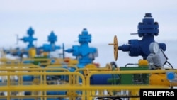 Menteri energi Qatar dan Uni Emirat Arab, Sabtu (14/1), meyakini dunia tetap akan membutuhkan gas alam dalam jangka panjang. (Foto: Reuters)