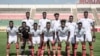 Les joueurs du Kenya posent avant le match de qualification pour la Coupe du monde 2022 entre le Kenya et le Mali au stade national Nyayo de Nairobi, le 10 octobre 2021. (Photo Yasuyoshi CHIBA / AFP)