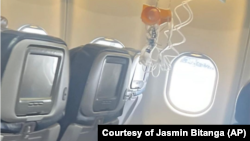 Unutrašnjost aviona Havaian Erlajnsa nakon turbulencija na letu od Finiksa do Honolulua (AP/Jasmin Bitanga)