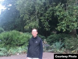 经济学者许成钢博士在伦敦