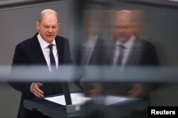 Kanselir Jerman Olaf Scholz berbicara selama sesi anggaran majelis rendah parlemen Jerman, Bundestag, di Berlin, Jerman, 23 Maret 2022. (Foto: REUTERS/Lisi Niesner)