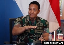 Panglima TNI, Jenderal Andika Perkasa mengatakan bahwa TNI siap menggelar latihan bersama dengan angkatan bersenjata Amerika Serikat guna meningkatkan hubungan kerjasama di bidang militer dan pertahanan, 21 Maret 2022. (VOA/Indra Yoga)