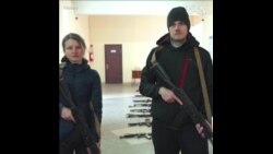 乌克兰年轻人接受军事训练准备抵抗俄罗斯