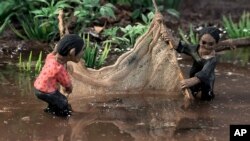 This image released by Strand Releasing shows a scene from "The Missing Picture."