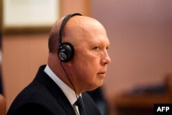 Menteri Pertahanan Australia Peter Dutton mengadakan pertemuan di Gedung Parlemen di Canberra pada 13 Desember 2021. (Foto: AFP)