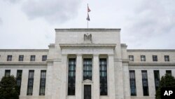 Ilustrasi - Gedung Federal Reserve di Washington, 4 Mei 2021. 