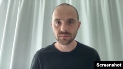 Miša Kacurin, osnivač sajta "Tata, veruj" u razgovoru za Glas Amerike putem Skajpa