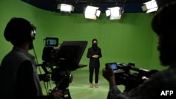 زمانیکه طالبان در ۱۵ اگست ۲۰۲۱ قدرت را در افغانستان دوباره در دست گرفتند، حدود ۸۴۰۰ رسانه در آن کشور فعالیت داشت، اما بر اساس گزارش سازمان گزارشگران بدون مرز، در جریان سه سال حاکمیت طالبان، حدود ۳۰۰۰ رسانه در افغانستان از فعالیت باز مانده اند.