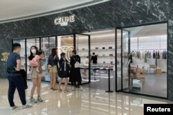 法国奢侈品品牌Celine在上海一家商场内的专卖店。(2022年5月29日)