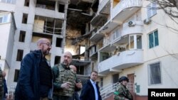 Predsednik Evropskog saveta Šarl Mišel i ukrajinski premijer Denis Šmihal obilaze Odesu (Foto: Ukrainian Governmental Press Service/Handout via REUTERS)
