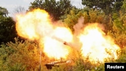 乌东亲俄军队向北顿涅斯克的方向发射2S1 Gvozdika 自行榴弹炮。(2022年5月24日)