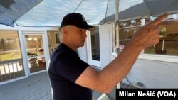 Tomislav Milić objašnjava novinarima Glasa Amerike kako su on i otac razvijali biznis u Sjedinjenim Državama.