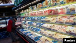 ARHIVA - Prodavnica u Bruklinu, u Njujorku (Foto: REUTERS/Andrew Kelly)