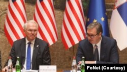 Ambasador SAD u Srbiji Kristofer Hil i predsednik Srbije Aleksandar Vučić na sastanku sa američkim privrednicima