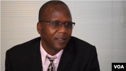 Mbaye Lo, Mbaye Lo, Peneliti dan Dosen Duke University (VOA)