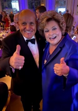 Pamela Latković Kolins i advokat predsednika Trampa, bivši gradonačelnik Njujorka Rudi Đulijani (Foto: Pamela Latković Kolins)