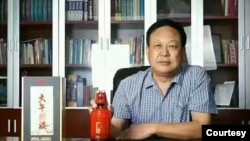 为自家产品代言的孙大午资料照。(图片来自大午集团)