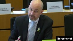 Izvestilac Evropskog parlamenta za Srbiju Vladimir Bilčik predstavlja nacrt Rezolucije o Srbiji, 21. aprila 2022.