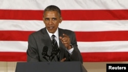 美国总统奥巴马在民主党大会上发表讲话（2015年5月7日）