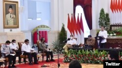 Presiden Joko Widodo minta jajarannya tepat ambil kebijakan dan empati pada rakyat. (Twitter/@Setkabgoid)