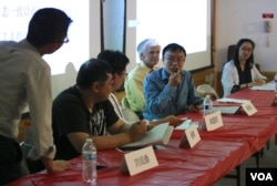 80后青年学者成为研讨会亮点（美国之音章真拍摄）