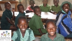 Wasu yara a kasar Zimbabwe wadanda wata kungiya ke biya wa kudin makaranta