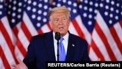 Président Donald Trump na campagne ya maponami ma mokonzi ya mboka na Washington, 4 novembre 2020.