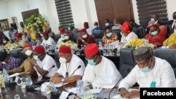 Gwamnonin yankin kudu maso gabashin Najeriya a wani taro da suka yi a watan Nuwamban 2020 (Facebook/David) Umahi