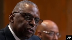 로이드 오스틴 국방장관이 8일 2025 회계연도 국방 예산안 심의를 위한 상원 세출위원회 청문회에서 발언하고 있다.