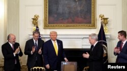 Başkan Trump kripto para zirvesi düzenledi.