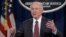 Bộ trưởng Tư pháp Jeff Sessions phát biểu trong một cuộc họp báo tại Bộ Tư pháp ở Washington, 2/3/2017. 