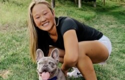 美国自由式滑雪奥运选手凯·欧文斯和爱犬mochi（照片由凯·欧文斯提供）