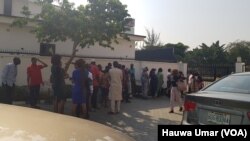 Ana Fafutuka Da Tafka Dambarwa A Gaban Bankunan Najeriya