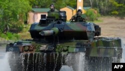 ARHIVA - Vojnici Bundesvera na tenku Leopard 2 A7 tokom vopjne vežbe u Munsteru, 20. maj 2019.