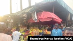 Karancin Sabbin Kudi Ya Sa ‘Yan Kasuwan Najeriya Karya Farashin Kayayyakin Masarufi  