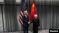 美国财长耶伦与时任中国副总理刘鹤在苏黎世举行会谈。（2023年1月18日）
